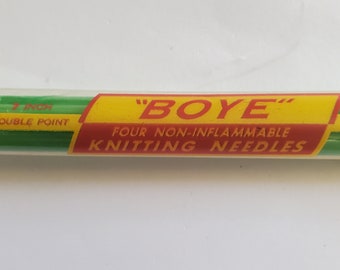 Vintage EUC IOP Boye Double Pointed Knitting Needles DPN Translucent Green Hat Sweater 7” Long Size 8 Clear Plastic Tube Container