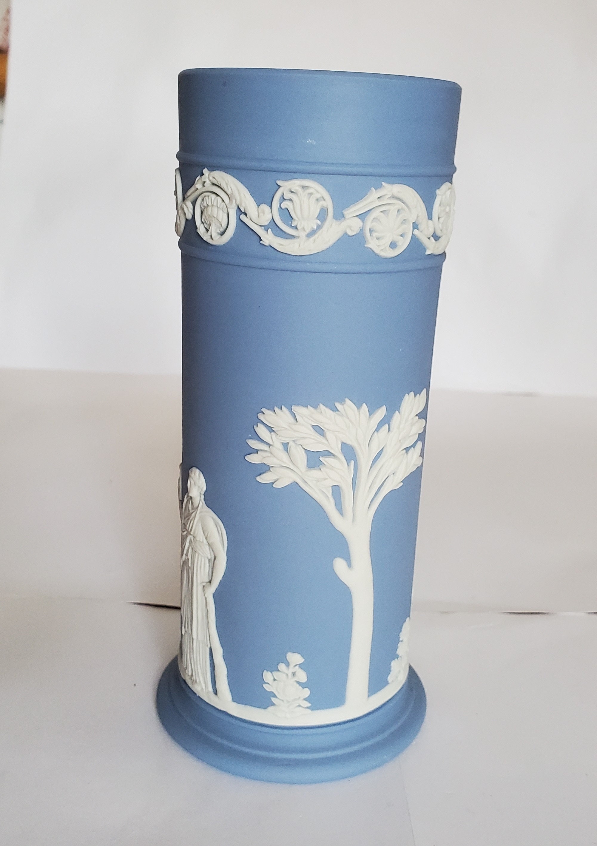 Vintage EUC Josiah Wedgwood Blue White Jasperware Flower Spill