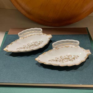 Set van 2 antieke Duitse porseleinen sigarettenhouders / asbakhouders - gouden rococorol, ca. 1900