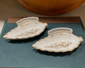Juego de 2 posavasos/ceniceros antiguos de porcelana alemana – Diseño rococó dorado, c. 1900
