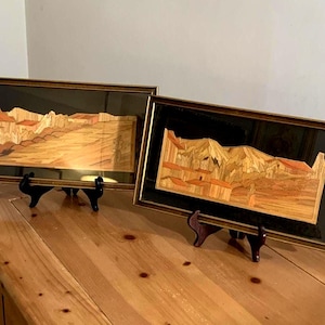 Mid Century Stroh-Intarsien-Kunstpaar - Vintage gerahmte Volkskunst-Landschaftsszenen