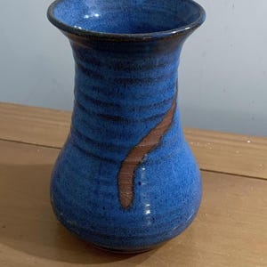 Vintage 1981 Studio Pottery Vase – Hand Thrown and Artist Signed – Cobalt Blue Glaze with Rustic Abstract Drip Design