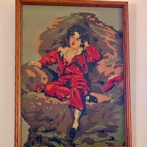 Vintage Gobelinstickerei “The Red Boy” – Handgestickte Tapisserie mit UV-Glas – Klassisches Portraitbild