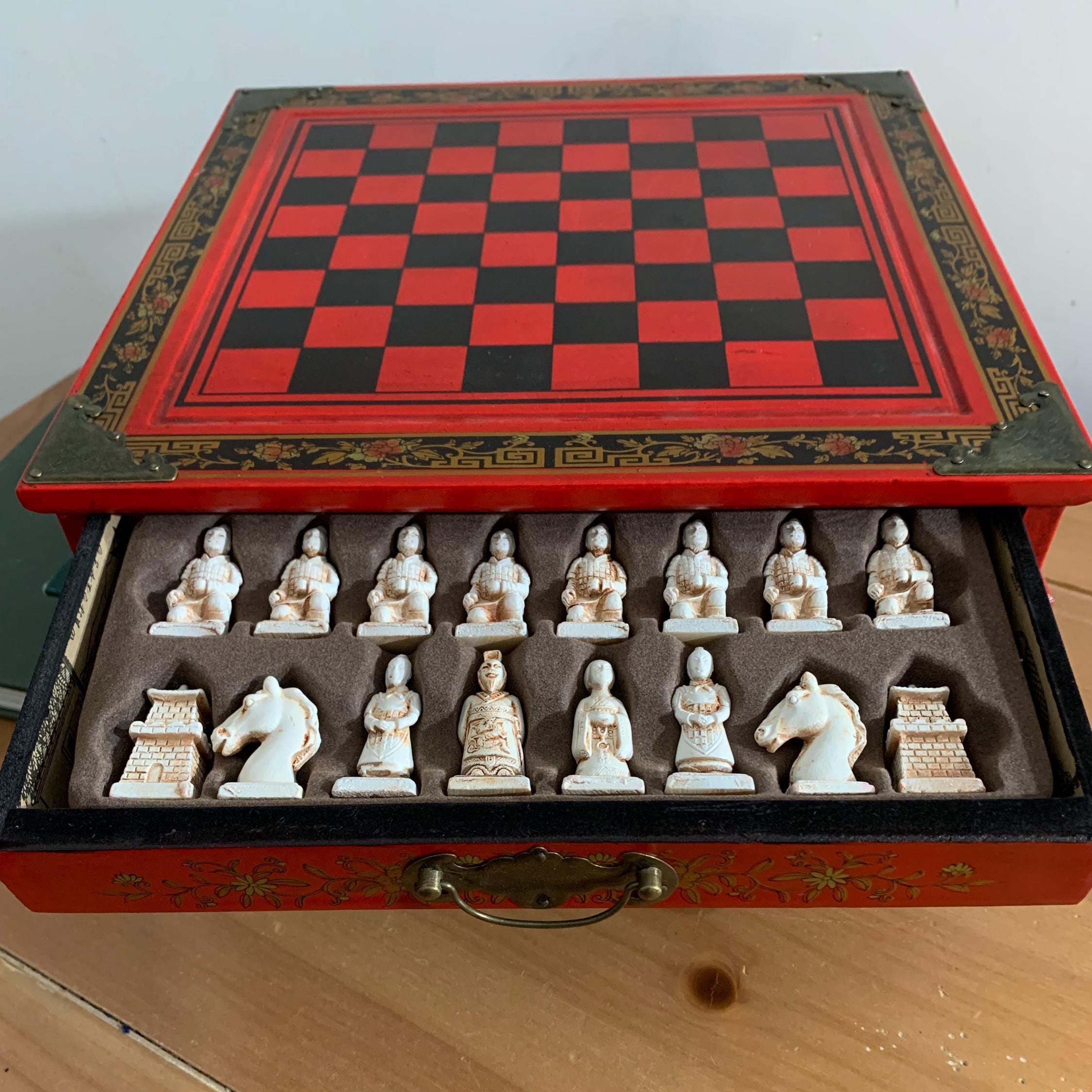 Xiangqi Jeu d'échecs chinois vintage en terre cuite 32 jeux d'échecs Xiangqi Jeu d'échecs traditionnel en bois pour adultes