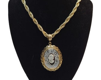 Vintage Whiting Davis Cameo Pendant Necklace Clear Glass Intaglio Gold Tone Rope