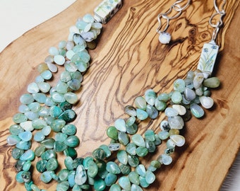 Vintage Chinese Porcelain & Peruvian Green Opal Three Strand Ombre Briolette Necklace