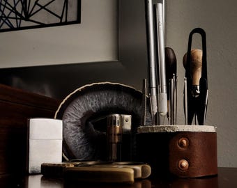 Organizador de herramientas Bench Buddy: alfiletero artesanal para creadores, marroquineros y artesanos