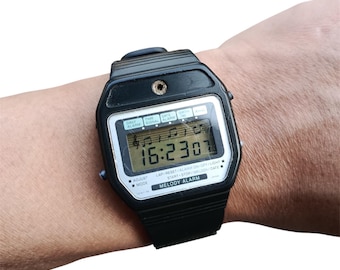 Vintage 1979 Sonic Quartz Digital Wrist Watch Melody Alarm