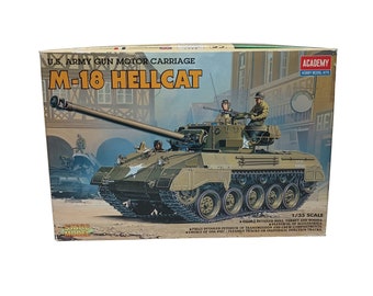 Academy M-18 Hellcat Tank Model