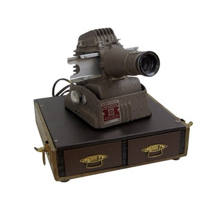 Golde Manumatic Projector