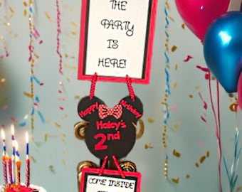 Minnie Mouse Birthday Party Welcome Sign – Handmade Cardstock Decor