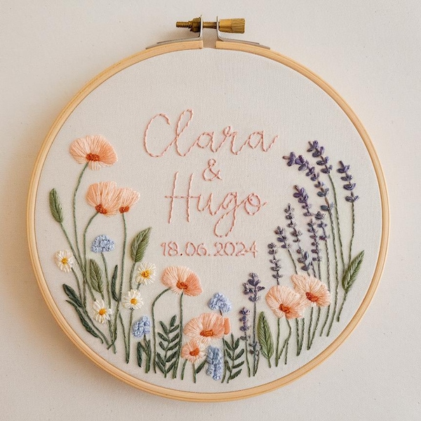 Custom Wedding Embroidery Hoop with Flowers and Names – Personalized Hand Embroidered Wildflowers Gift for Couple, Anniversary