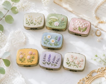 Hand Embroidered Floral Jewelry Box, Personalized Linen Ring Box, Vintage Mini Keepsake Case, Bridesmaid Gift, Wedding Ring Holder