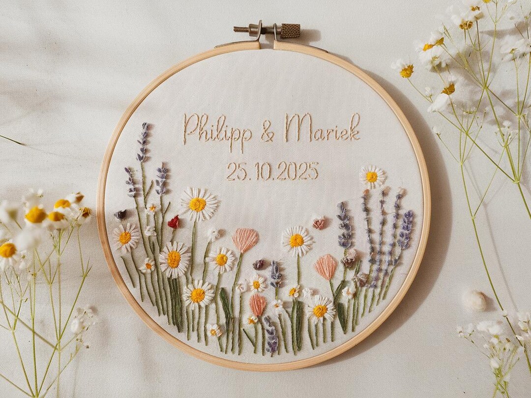 Custom Wedding Embroidery Hoop With Flowers and Names – Personalized ...