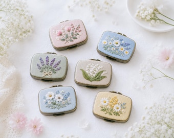 Hand Embroidered Floral Jewelry Box, Personalized Linen Ring Box, Vintage Mini Keepsake Case, Bridesmaid Gift, Wedding Ring Holder