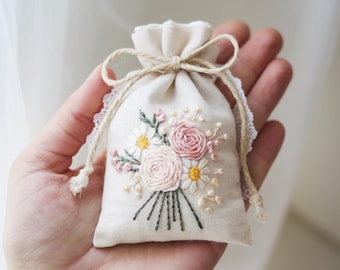 Personalized Embroidered Wedding Sachet Bag – Wedding Favor Gift, Linen Lavender Pouch, Custom Name & Date