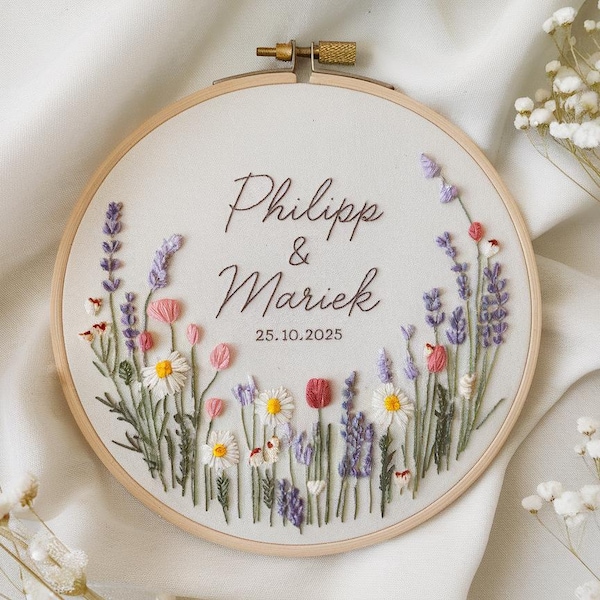Custom Wedding Embroidery Hoop with Flowers and Names – Personalized Hand Embroidered Wildflowers Gift for Couple, Anniversary
