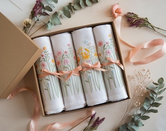 Set 4 Embroidered Linen Napkins – Wildflower Bouquet Design | 100% Linen Cloth Napkins | Wedding, Housewarming, Wedding Gift