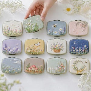 Hand Embroidered Floral Jewelry Box, Personalized Linen Ring Box, Vintage Mini Keepsake Case, Bridesmaid Gift, Wedding Ring Holder