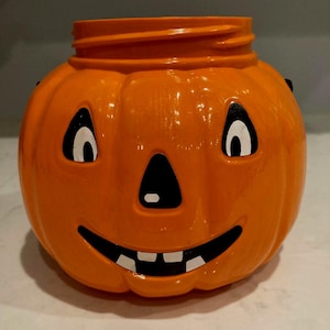 Vintage Plastic Jack-O&#39;-Lantern - Trick or Treat Pumpkin Pail - Halloween Candy Bucket - Fall Decor