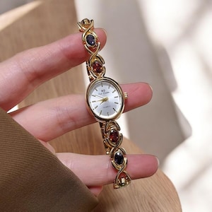 Vintage Gold Watch Women – Dainty Minimalist Luxury Watch, Classic Gemstone Wristwatch, Old Money Style Jewelry Gift