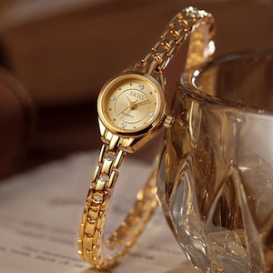 Vintage Bracelet Watch for Women – Minimalist Gold or Silver Quartz Wristwatch – Small Face Elegant Watch – Gift for Her