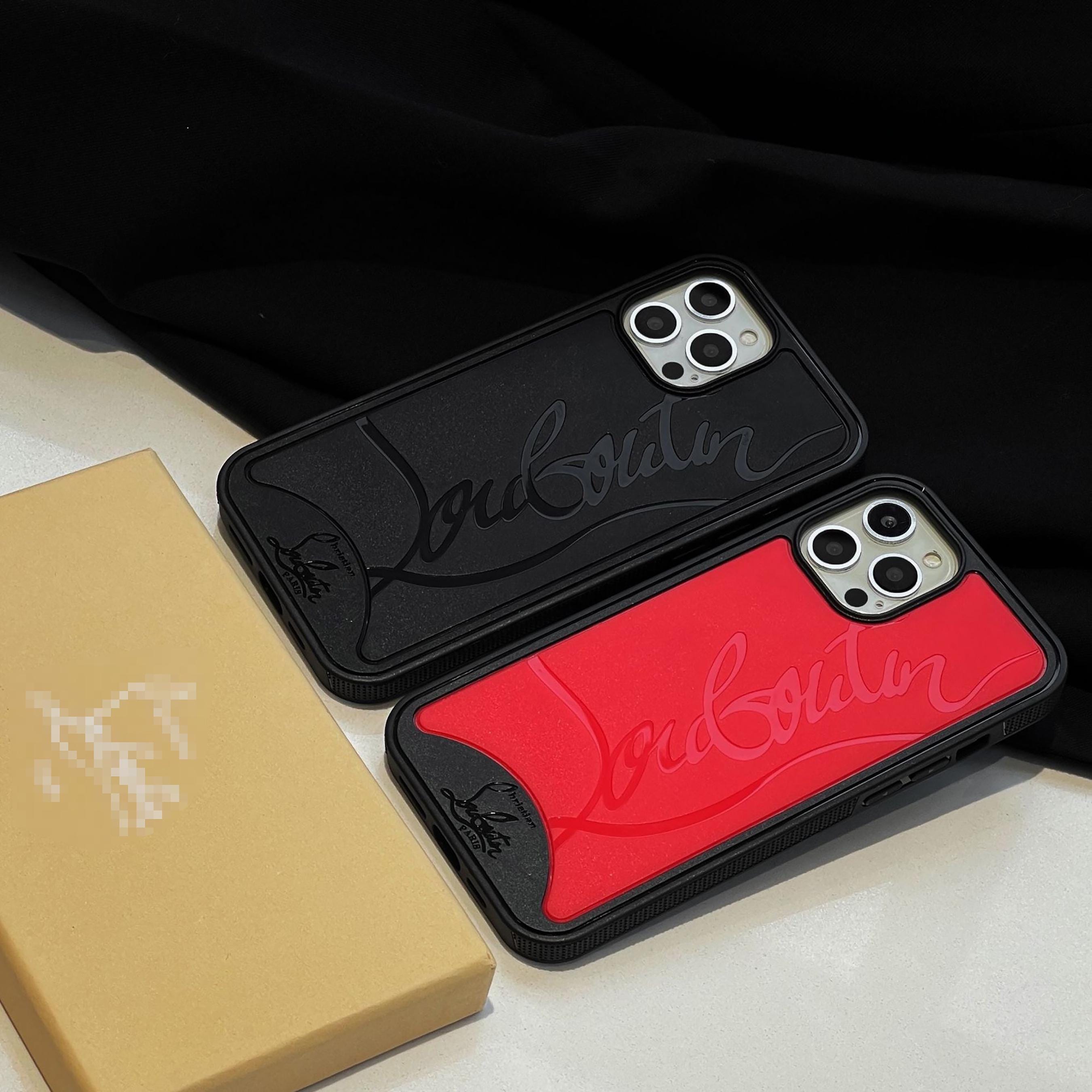 Christian Louboutin iPhone13 Promaxケース 黒 クリスチャン ルブタン iPhone15/14/13Proケース 芸能人愛用