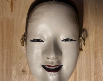 手作りの小面：日本の伝統的な能面芸術 - Etsy 日本