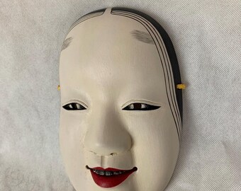 手作りの小面：日本の伝統的な能面芸術 - Etsy 日本