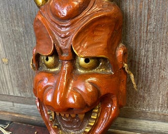 本物の手彫り木製般若面｜日本の能楽堂 鬼面｜伝統的な民俗芸術 壁飾り