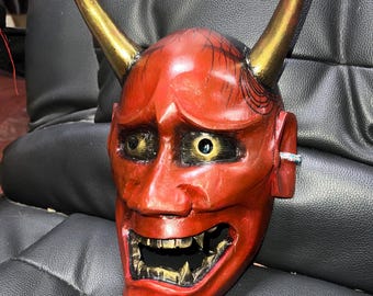 般若の能面｜鬼の面｜手彫り・手描きの木製｜伝統演劇の複製｜博物館