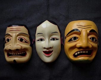 木彫りと漆塗りの能面「翁」 - Etsy 日本