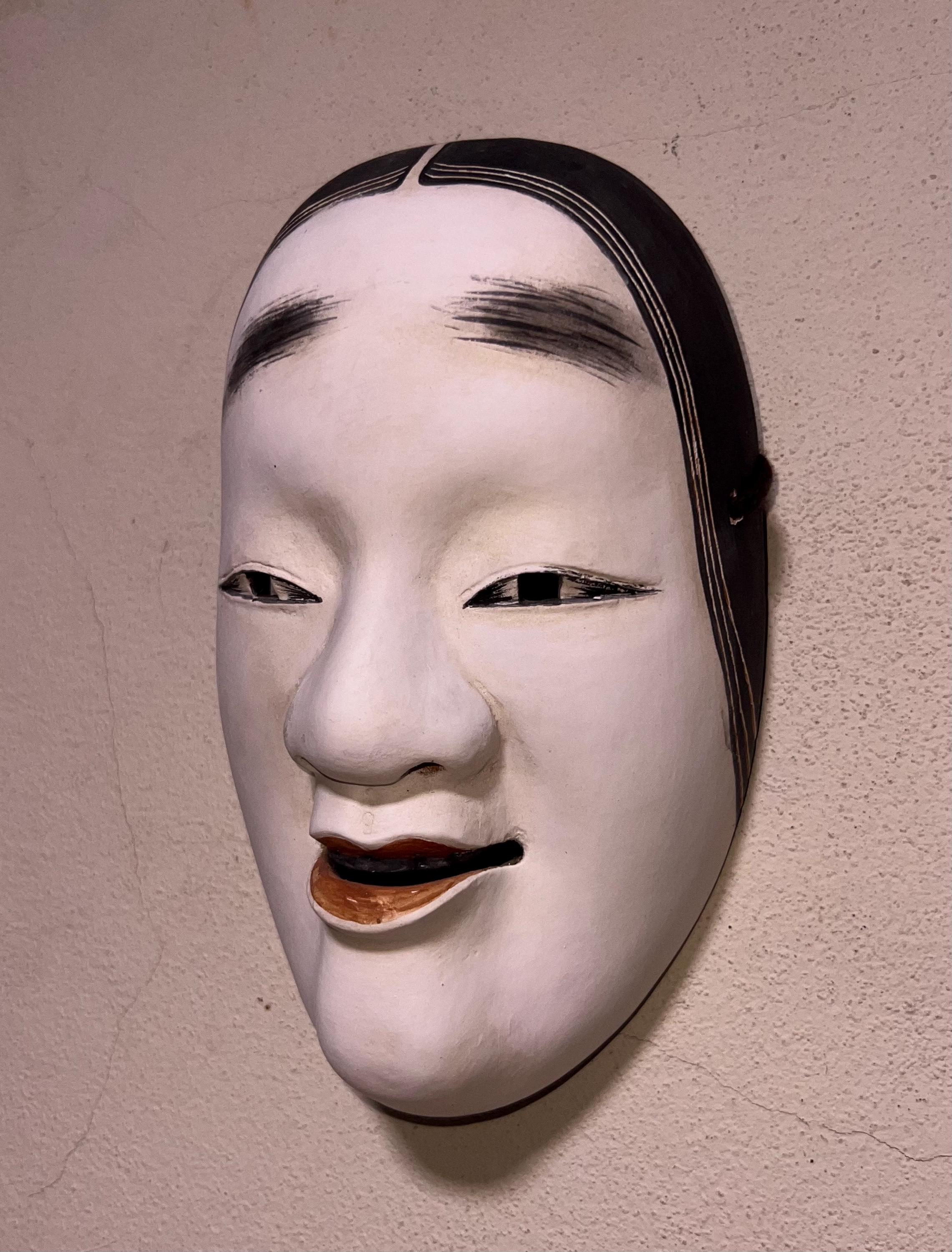 本物の手彫り木製能面「小面」 - 日本の伝統芸能 民俗文化 - Etsy 日本