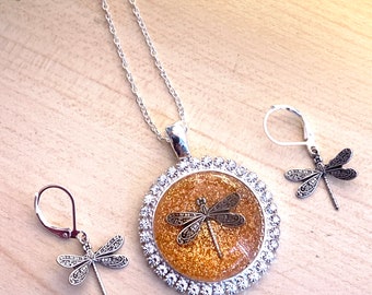 Dragonfly in Amber~Rhinestone Pendant~Outlander Necklace~Round dragonfly Pendant~Resin Pendants~Silver necklace~dragonfly pendant