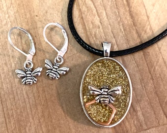 Bee Pendant~Bees~Honey~Bee Charm~Bee Necklace~Bee Earrings~Bee Set~Earrings~Silver Earrings~Outlander inspired~Resin Pendant~Silver Necklace