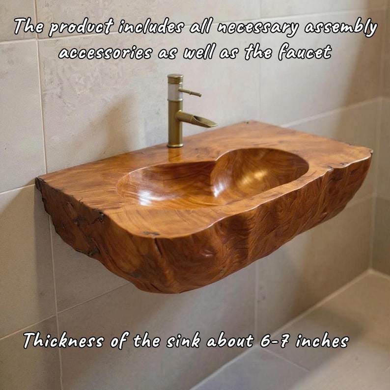 K&ouml;nnte beinhalten: Ein Holzwaschbecken mit nat&uuml;rlicher Kante, mit einem geformten Becken und einem goldfarbenen Wasserhahn. Die Dicke des Waschbeckens betr&auml;gt etwa 15-18 cm. Das Produkt enth&auml;lt alle notwendigen Montagezubeh&ouml;rteile sowie den Wasserhahn.