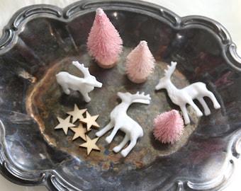 Miniature scene KIT with 3 white resin deer, 5 precious wood stars, and 3 small bottlebrush trees.