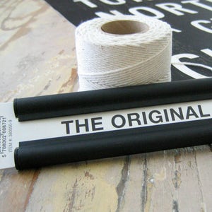 POSTER  HANGER. Great for Bus Scrolls, Subway Signs, Subway Art Posters. Black Aluminum. Metal. Easy to Use. 20 inch.