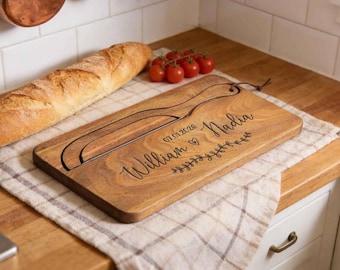 Brotmesser Verlobungspaar Geschenk, personalisierte Initialen graviertes Messer und Brett Set, rustikale Küchendekoration, Paar Backwerkzeuge