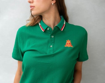 Grünes Polo-Shirt