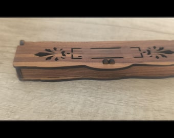 Personalisierte lasergravierte Stifthalter aus Holz