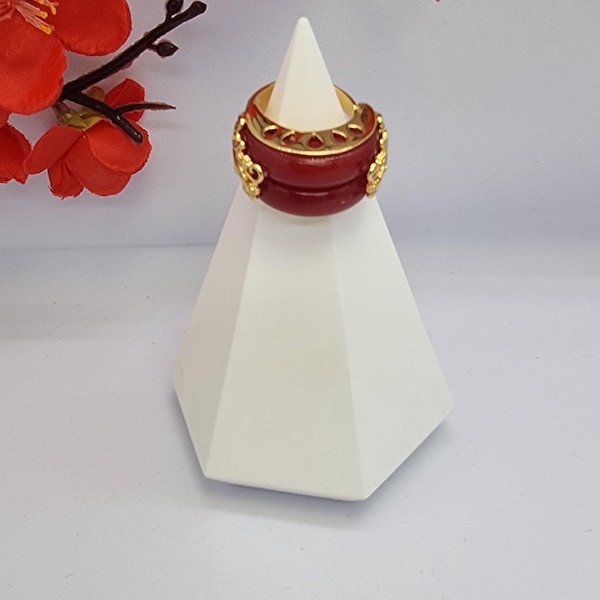 Roter Hanbok Jade Ring: Handgefertigter Goldfarbener Statement Ring