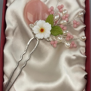 Forcina per capelli coreana fatta a mano di alta qualità (stile B) / Accessorio Hanbok con pietra preziosa rosa e fiori / Binyeo tradizionale per Doljanchi e matrimonio