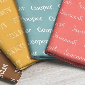 Tessuto con nome personalizzato / Scegli il carattere + il colore Tessuto personalizzato / Tessuto con nome personalizzato / Tessuto con nome per bambini Stampa tagliata su misura e Fat Quarter