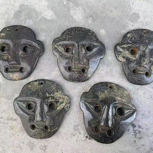 1pcs Natural Retro Meteorite, Ancient Human Skeleton Skull Jade Good Luck FengShui decor,Magnet Glaze Charms, Meteorite Iron alien statue.
