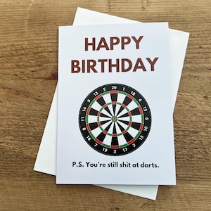 Carte d'anniversaire sur le thème des fléchettes effrontées - Carte d'anniversaire blague pour les amateurs de fléchettes - 18 ans et plus