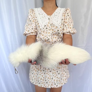 19&quot; Fluffy White Ombre Fox Tail: Cosplay Keychain, Natural Fur, Bag Charms