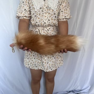 17&quot; to 18&quot; Fluffy Big Fox Tails Cosplay Tails Cosplay Fox Tails Natural Fox Tails with Keychains Blonde Ombre Cosplay Fox Tails
