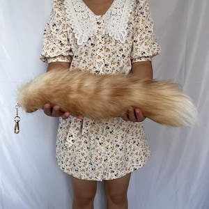 17&quot; Fluffy Big Fox Tails Cosplay Tails Cosplay Fox Tails Natural Fox Tails with Keychains Blonde Ombre Cosplay Fox Tails