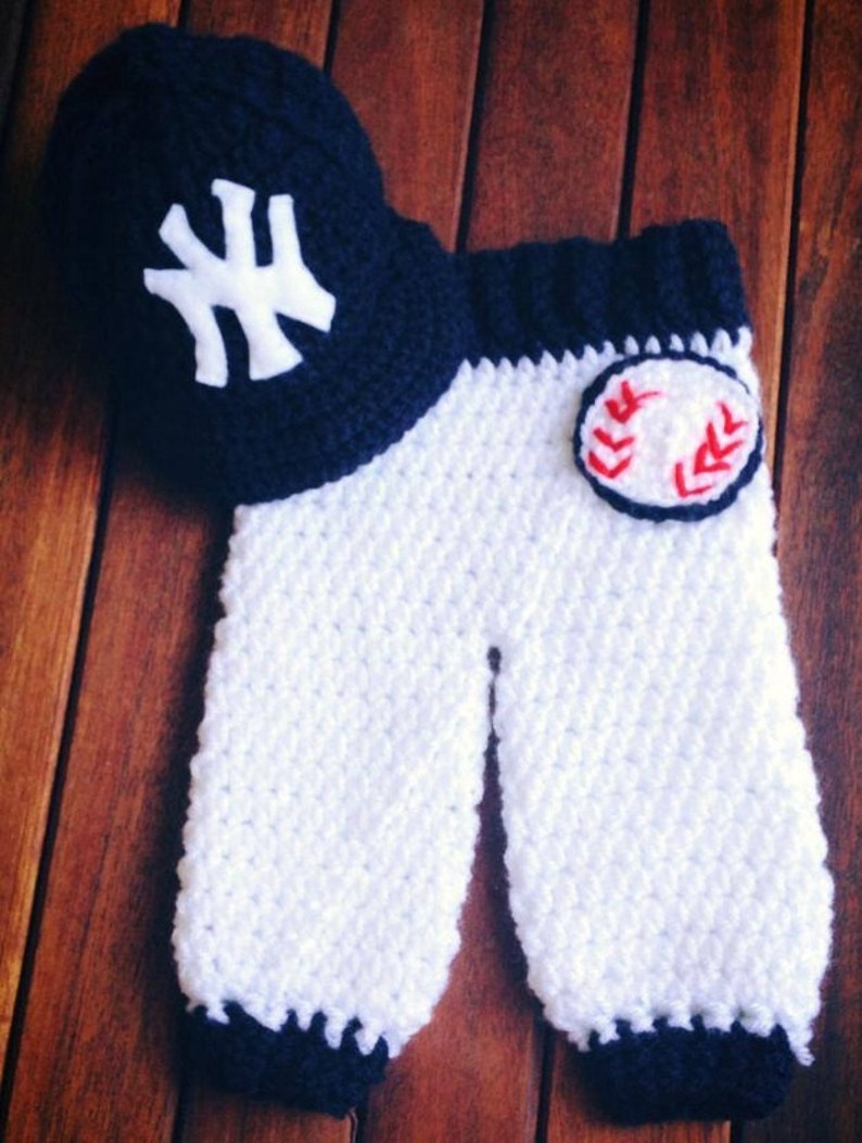 Newborn NY Yankees baby cap and pants set | Etsy